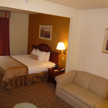 วินเกท บาย วินด์แฮม สตรีทส์โบโร/คลีฟแลนด์ เซาท์อีสต์ Hotel ภายนอก รูปภาพ